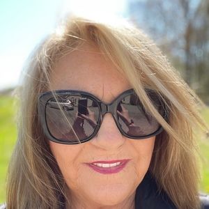 Meet your Posher, Sandy